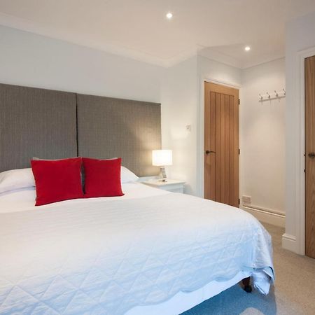 High Hedges Apartment C Oxford Bagian luar foto