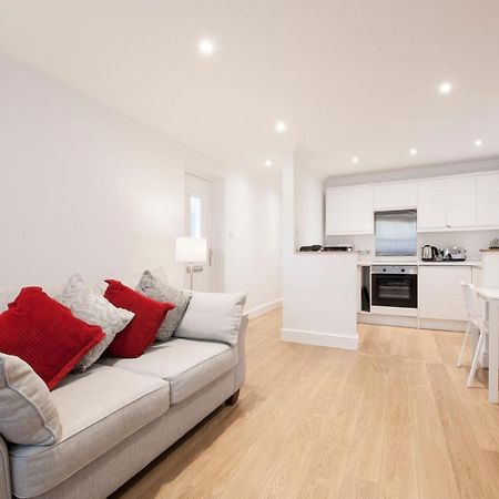 High Hedges Apartment C Oxford Bagian luar foto