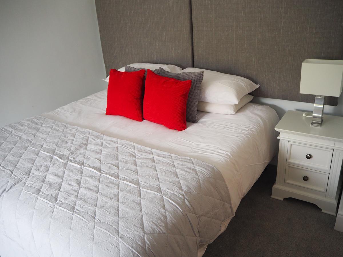 High Hedges Apartment C Oxford Bagian luar foto