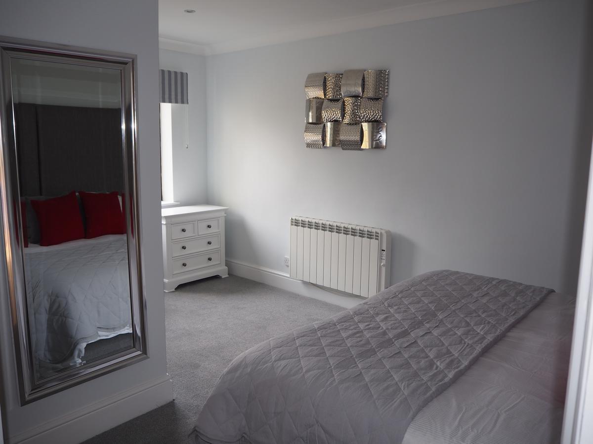 High Hedges Apartment C Oxford Bagian luar foto