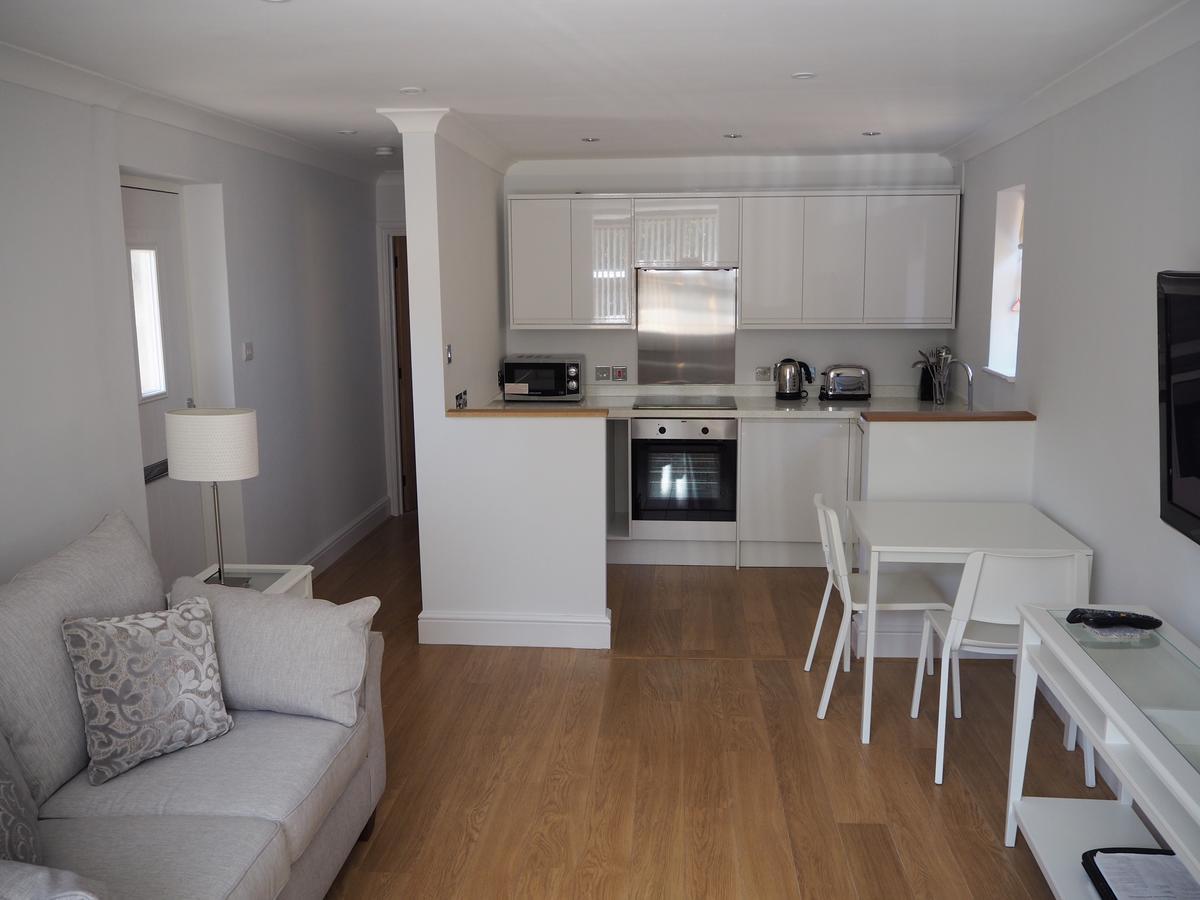 High Hedges Apartment C Oxford Bagian luar foto