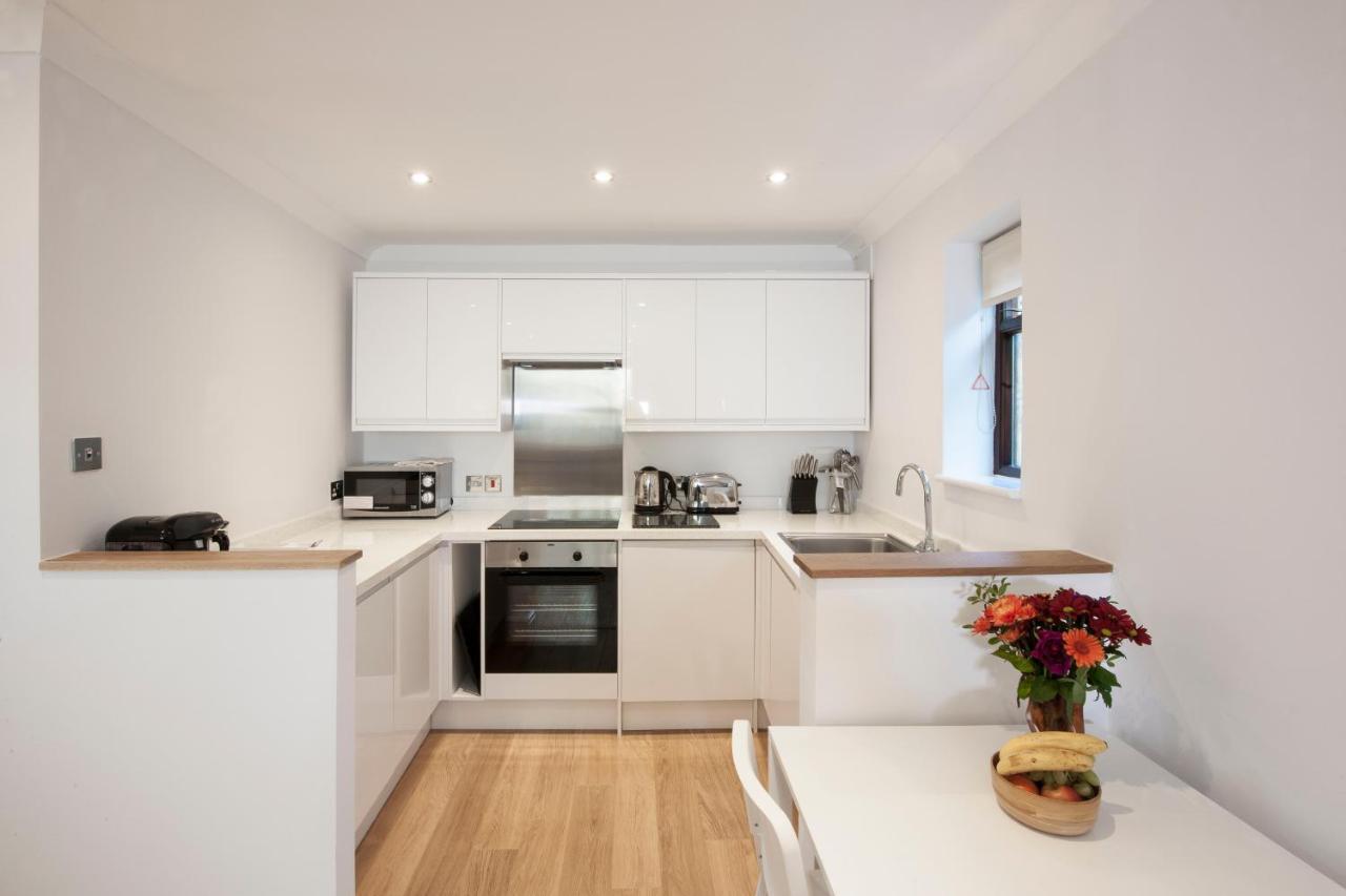 High Hedges Apartment C Oxford Bagian luar foto